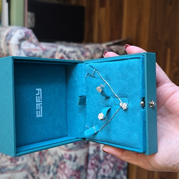 3X HOST PICK NIB Effy Sterling Silver Genuine Diamond Cluster Pendant & Earrings - Picture 3 of 7